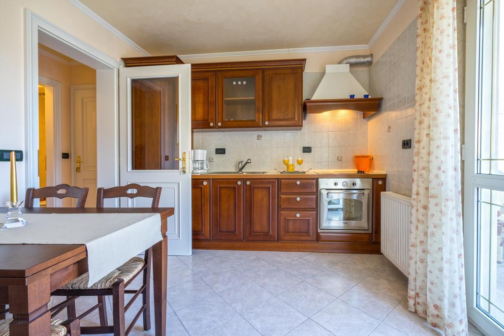 אומיס Apartments Anna חדר תמונה