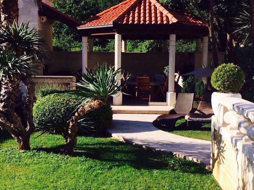 אומיס Apartments Anna מראה חיצוני תמונה